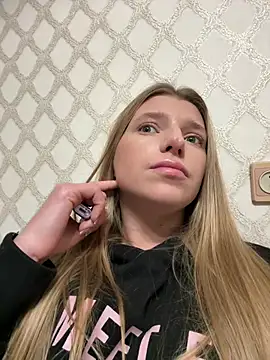 adel_secret Adlı Modelin Canlı XXX Sohbeti