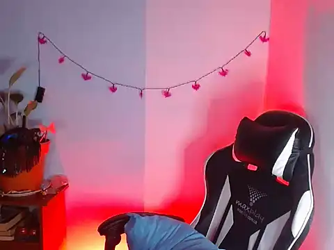 goddess_milla_ Adlı Modelin Canlı XXX Sohbeti