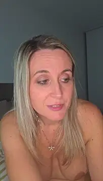 Malicia-hot Chat XXX live