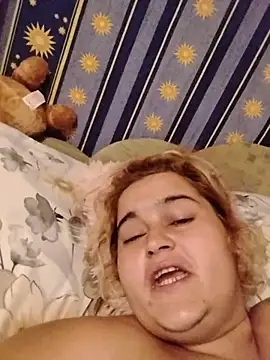 צ'אט XXX בשידור חי של Csinibomba