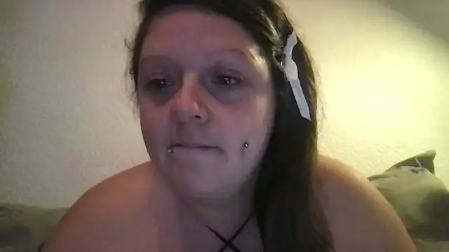 FlirtyFrayaXX's Live XXX Chat