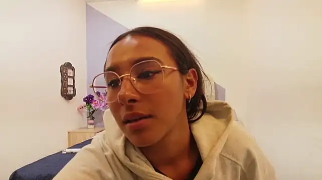 NIKKYTHORNE Chat XXX live