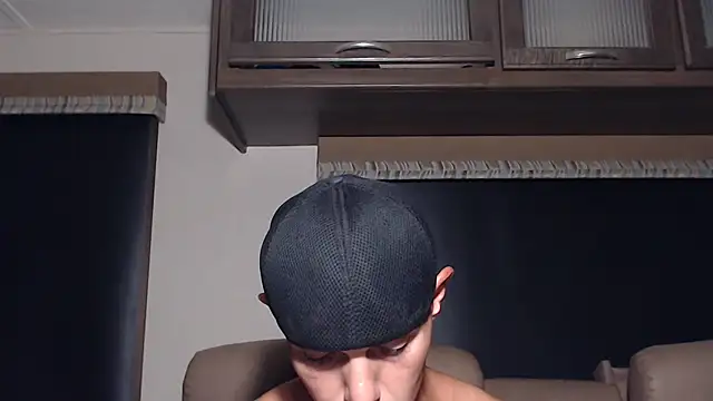 ThickD2C élő XXX-chatje