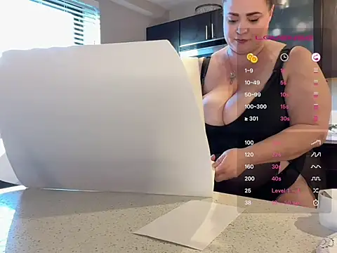 MadamJizzlen Live XXX chat