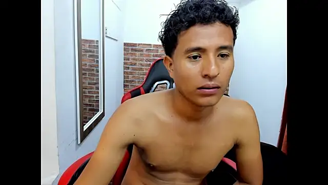 WIZARD-ALESSANDRO Adlı Modelin Canlı XXX Sohbeti