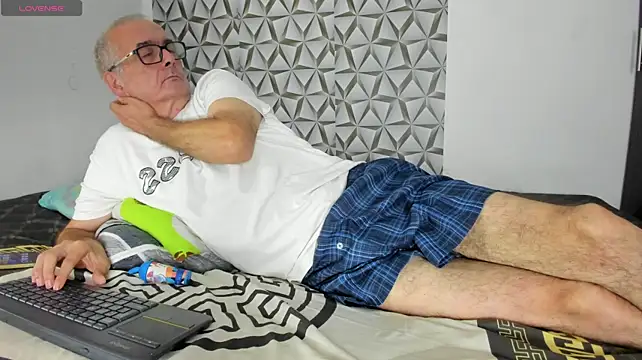 david_holman Adlı Modelin Canlı XXX Sohbeti