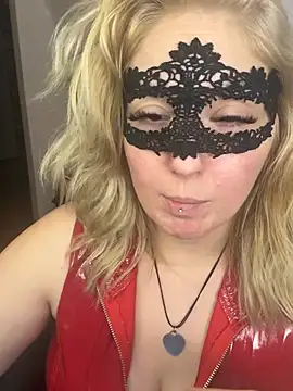 -CurvySecret- Adlı Modelin Canlı XXX Sohbeti