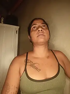 Chat XXX en directo de Giselabrunette25
