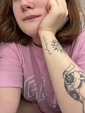 LunaBlom12's Live XXX Chat