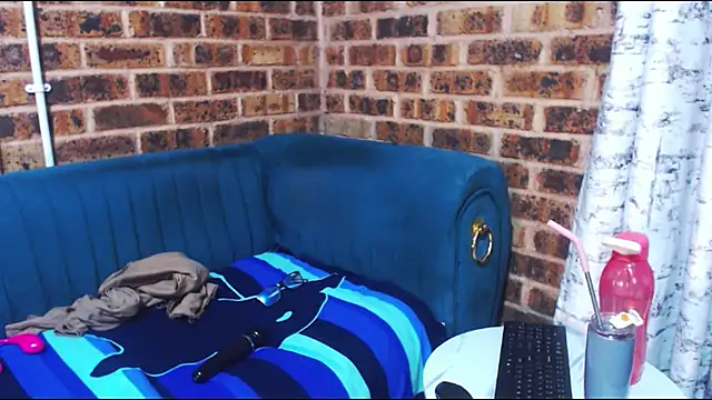 AZARIAKEYES – Naživo XXX chat