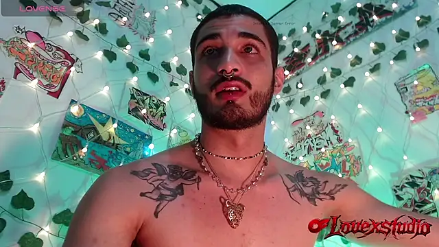 LovexJuxn77 webcam show