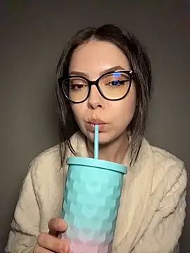 KaylaLewyss élő XXX-chatje