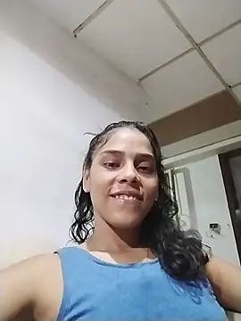 Chat +18 de Saray_queen1 ao vivo