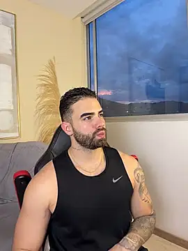 PaulPhoenix_ Chat XXX in diretta