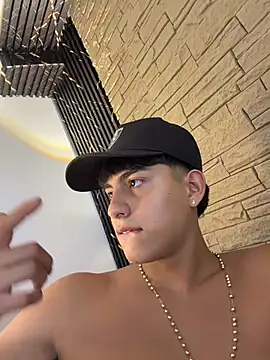 Lander_Cruz Live XXX-chat
