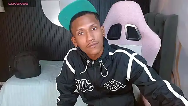 צ'אט XXX בשידור חי של ManSant
