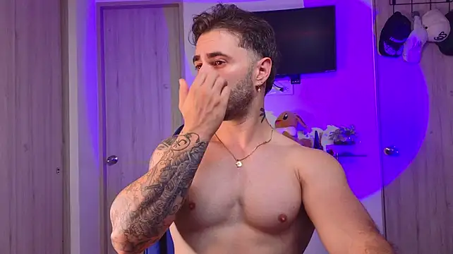 Latino_stud4u: онлайн-секс-чат