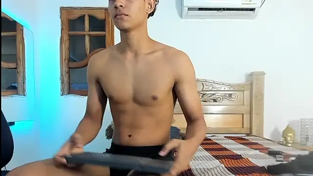 nedye_rouss webcam show