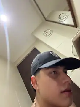 XXX chat uživo modela Lander_Cruz