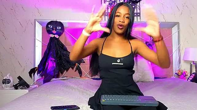 ZoeeEvans' Live XXX Chat