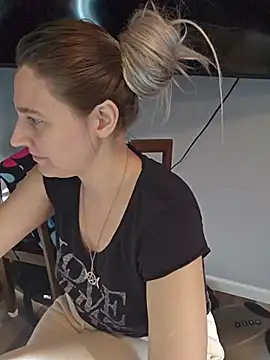 ScarletsWeb: απευθείας συνομιλία ΧΧΧ