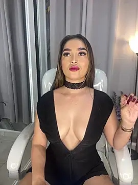 KiaraBikerr 라이브 XXX 채팅