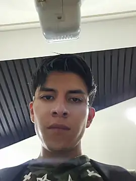 Chat XXX ao vivo de ZaneHoward