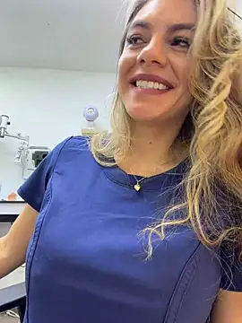 alicee16 Adlı Modelin Canlı XXX Sohbeti