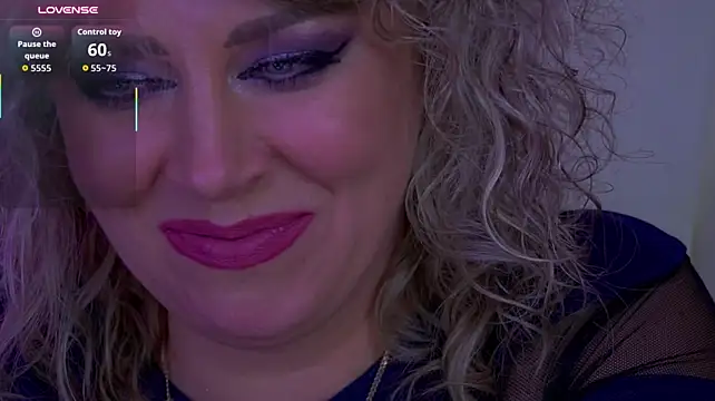 Chat +18 de CandyLadyyy ao vivo