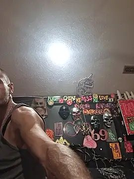 DaddyAndSplashQueen's Live XXX Chat