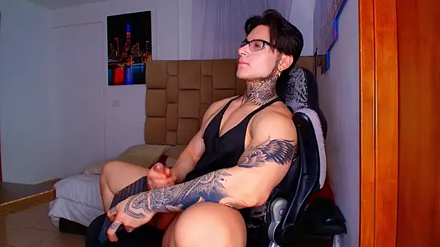DennisWalkerr Adlı Modelin Canlı XXX Sohbeti