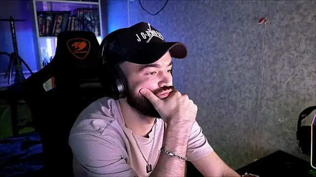 Chatroom XXX en direct de _Serious_Man