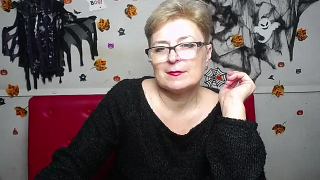 EmiliaGree Chat XXX live