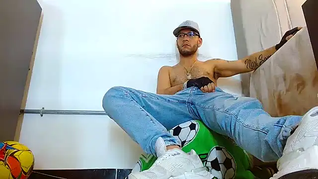 Alphamaster_92 Live XXX-chat