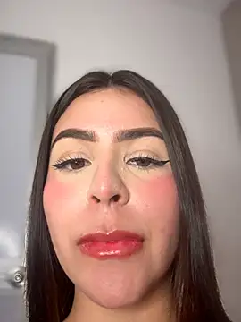 Mary_ivett Adlı Modelin Canlı XXX Sohbeti