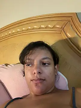צ'אט XXX בשידור חי של allybluee777