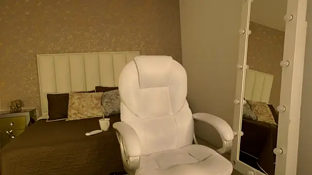 Chat XXX en directo de JordanMiller_