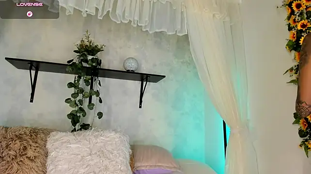 TaniaLarsen live XXX chat