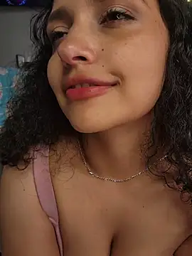 Chat XXX en directo de Lucy_Marin