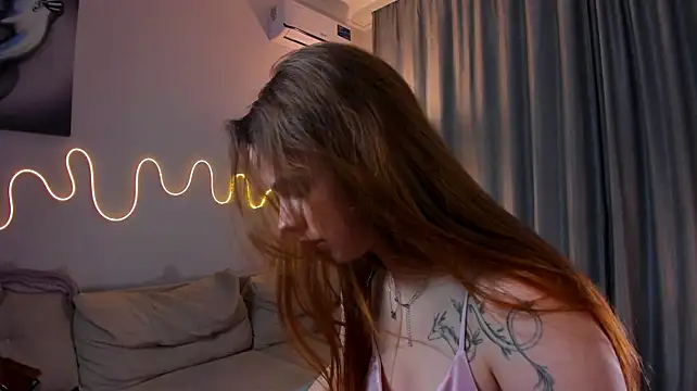 Alice_Liddelll Adlı Modelin Canlı XXX Sohbeti