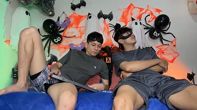 tommyandbryam_bdsm Adlı Modelin Web Kamerası Şovu