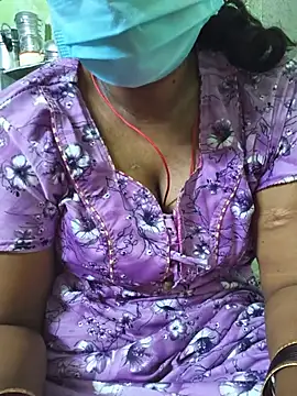 Tamilselviroja- Adlı Modelin Canlı XXX Sohbeti