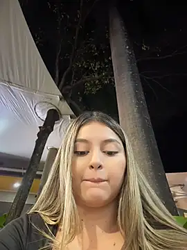 Chat +18 de lunablossom_ ao vivo