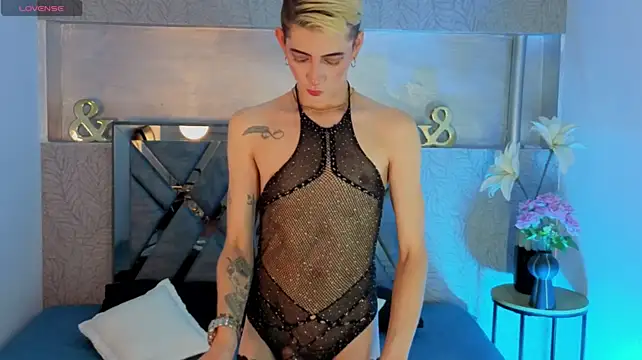 הופעת וובקאם של dominic_thailor