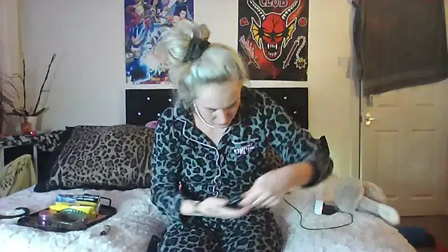 BlazingBaddie420's Live XXX Chat