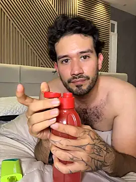 צ'אט XXX בשידור חי של Adrian_SITH