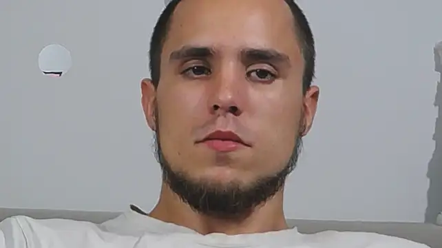 Avgust__ Live XXX Chat