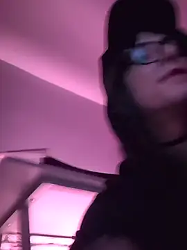 Shycamwhore Webcam-Show