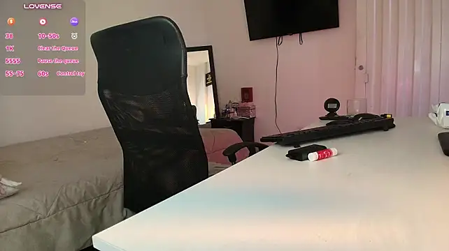 Estefany777's Live XXX Chat