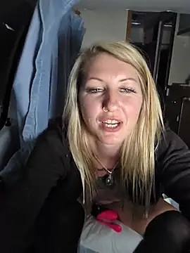 Chatroom XXX en direct de SheIsSomething